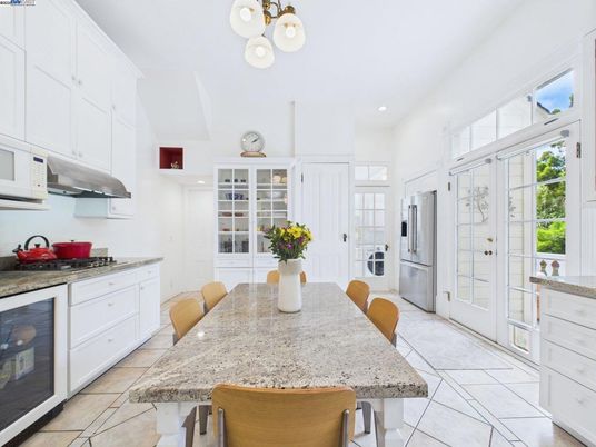 Dining room, Interior, Kitchen, Recessed Lighting