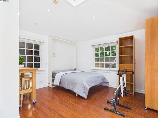 Bedroom, Fitness Equipment, Interior, Recessed Lighting, Wood Texture Flooring