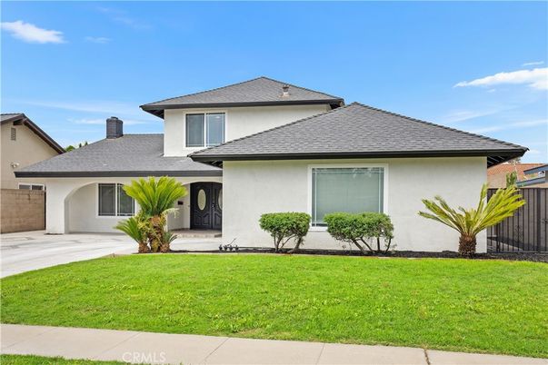 Backyard, Exterior, Facade, Ranch