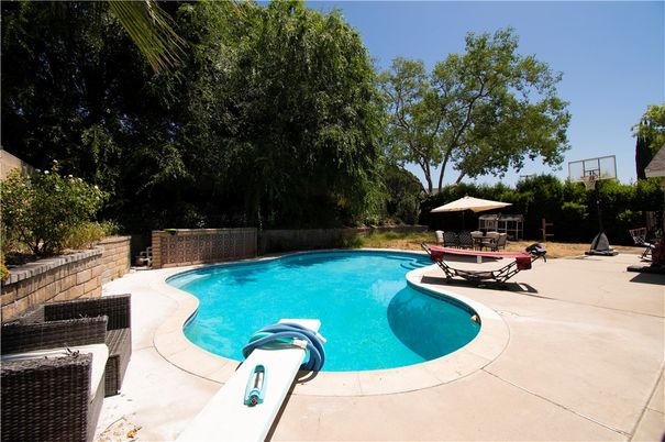 Exterior, Pool