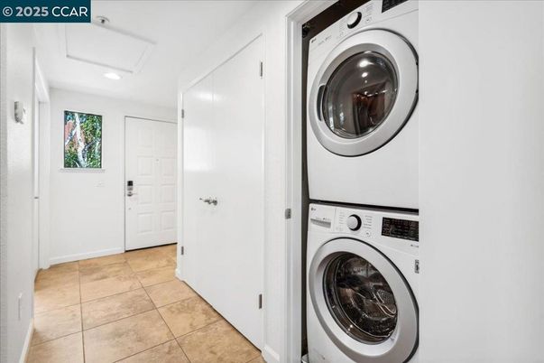 Interior, Recessed Lighting, Utility Closets, Washer