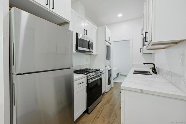 Interior, Kitchen, Recessed Lighting, Wood Texture Flooring