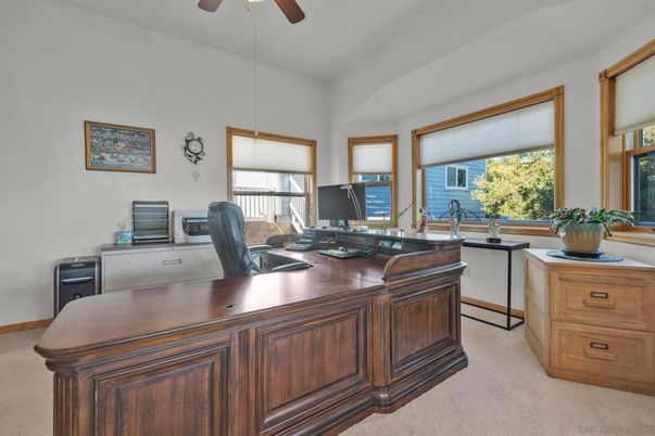 Home Office, Interior