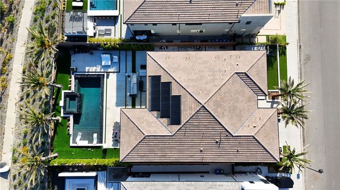 Exterior, Drone