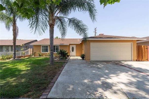 Attached, Backyard, Exterior, Facade, Ranch