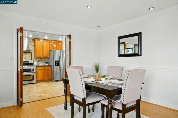 Dining room, Interior, Kitchen, Recessed Lighting, Stainless Steel Appliances, Wood Texture Flooring