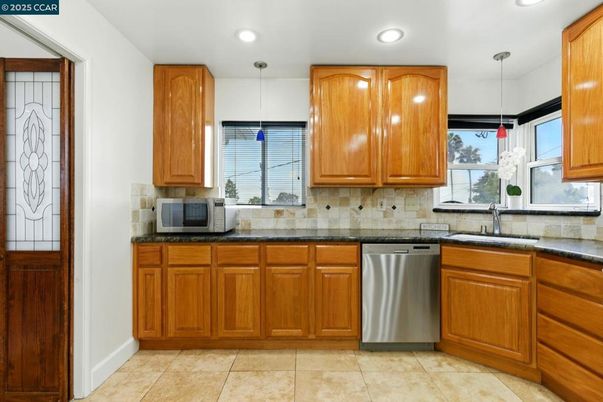 Interior, Kitchen, Pendant Lights, Recessed Lighting