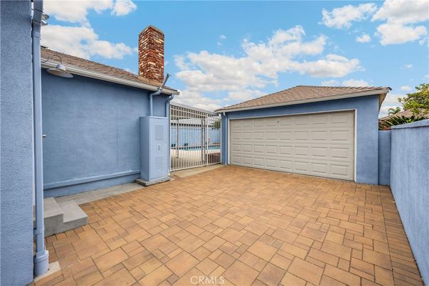 Detached Garage, Exterior