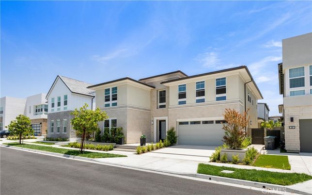 Attached, Exterior, Facade, Modern