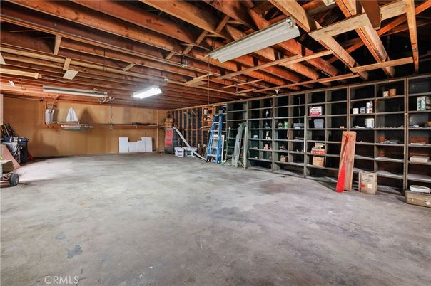 Garage, Interior, Wooden Beams