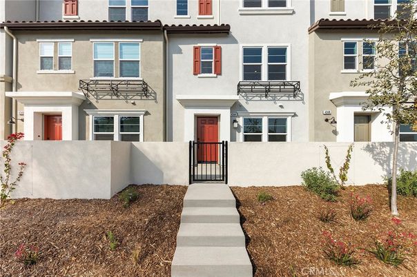 Exterior, Facade, Mediterranean