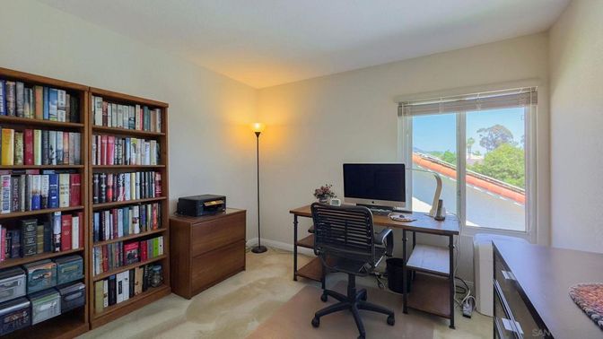 Home Office, Interior
