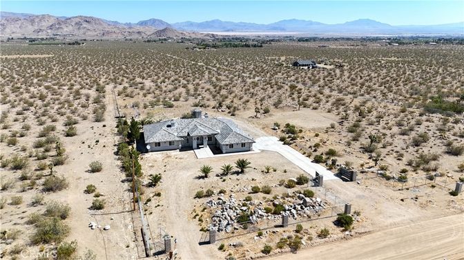 Exterior, Drone