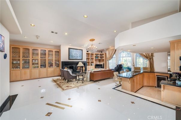 Chandelier, Fireplace, Interior, Living room, Recessed Lighting