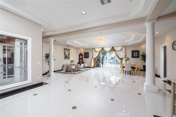 Dining room, Interior, Recessed Lighting