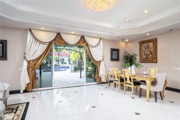 Dining room, Interior, Recessed Lighting