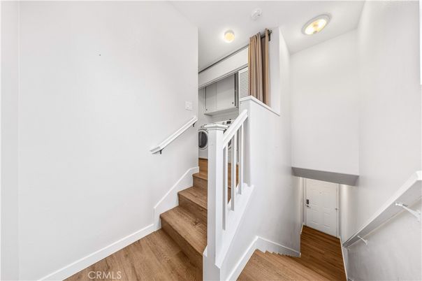 Interior, Washer, Wood Texture Flooring