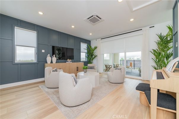 Interior, Living room, Piano, Recessed Lighting, Wood Texture Flooring