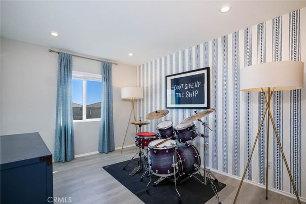 Interior, Recessed Lighting, Wood Texture Flooring