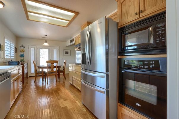 Dining room, Interior, Kitchen, Stainless Steel Appliances, Wood Texture Flooring