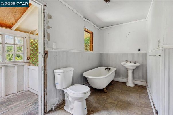 Bathroom, Free Standing Baths, Interior