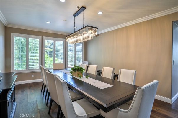 Chandelier, Dining room, Interior, Recessed Lighting, Wood Texture Flooring