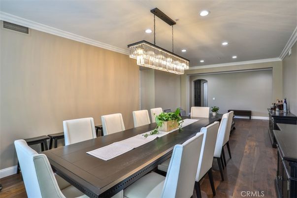 Chandelier, Dining room, Interior, Recessed Lighting, Wood Texture Flooring