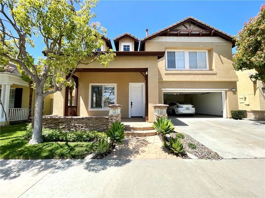 Attached, Exterior, Facade, American Craftsman