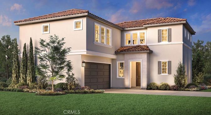 Attached, Exterior, Facade, Mediterranean