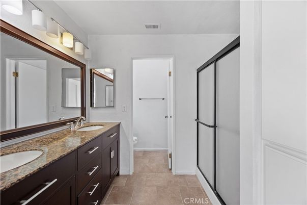 Bathroom, Dual Sink Vanities, Interior