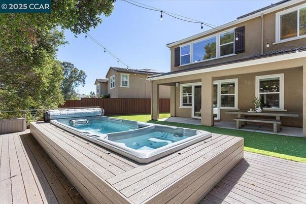 Exterior, Hot Tub