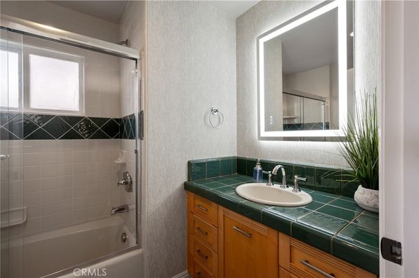 Bathroom, Interior, Tile Countertops
