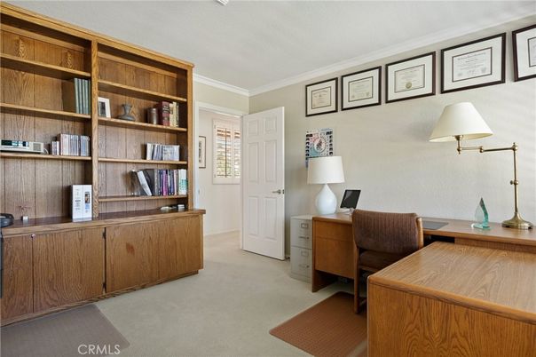 Home Office, Interior