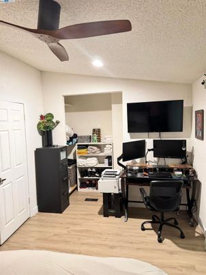 Home Office, Interior, Recessed Lighting, Wood Texture Flooring