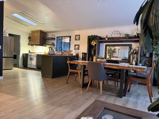 Dining room, Interior, Kitchen, Recessed Lighting, Wood Texture Flooring