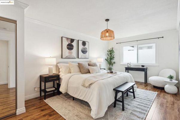 Bedroom, Interior, Pendant Lights, Wood Texture Flooring