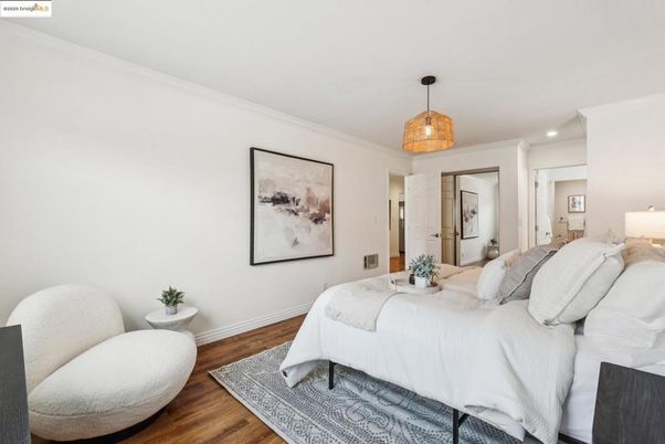 Bedroom, Interior, Pendant Lights, Recessed Lighting, Wood Texture Flooring