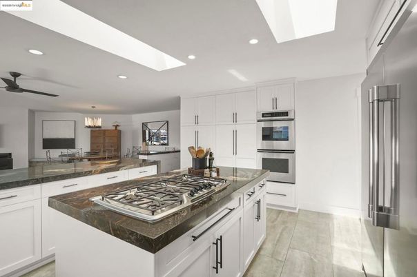 Chandelier, Interior, Kitchen, Recessed Lighting, Stainless Steel Appliances