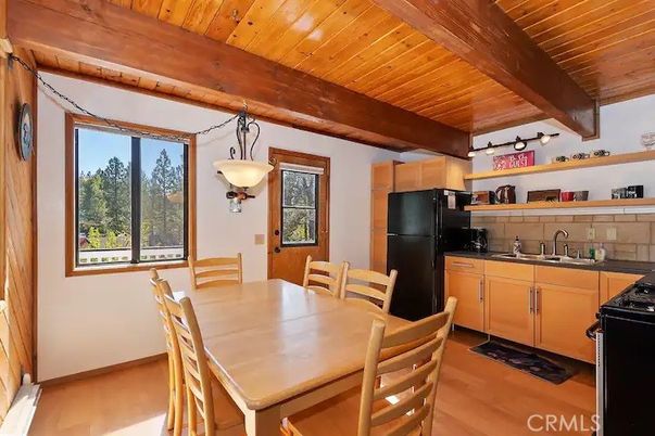 Dining room, Interior, Kitchen, Pendant Lights, Wooden Beams, Wooden Ceilings, Wood Texture Flooring
