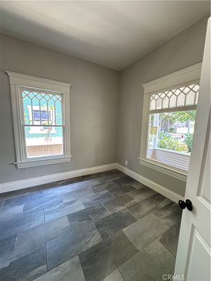 Empty room, Interior