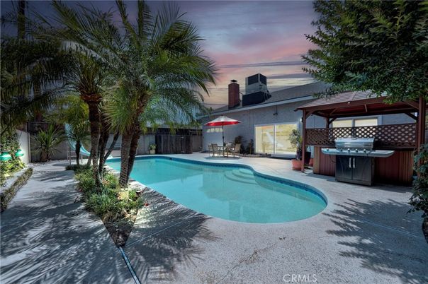 Exterior, Hot Tub, Pool
