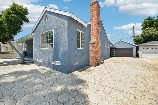 Detached Garage, Exterior