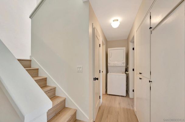 Interior, Utility Closets, Washer, Wood Texture Flooring