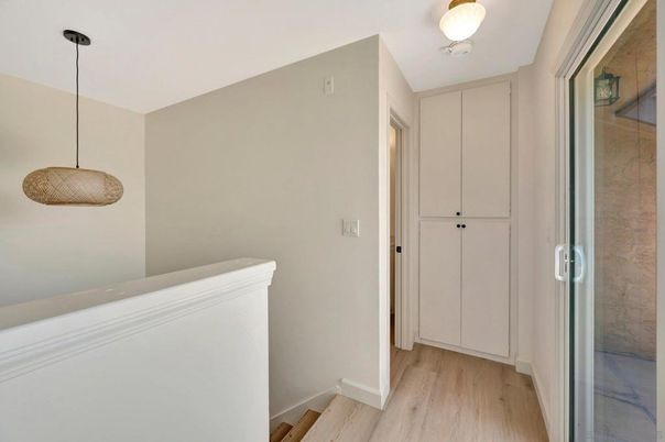 Interior, Pendant Lights, Wood Texture Flooring