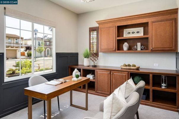 Home Office, Interior
