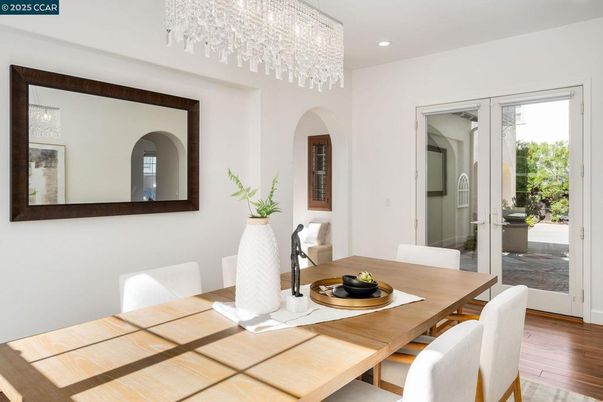 Chandelier, Dining room, Interior, Recessed Lighting, Wood Texture Flooring