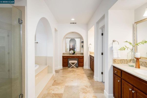 Bathroom, Interior, Recessed Lighting