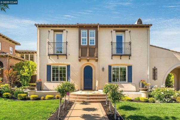 Backyard, Exterior, Facade, Mediterranean