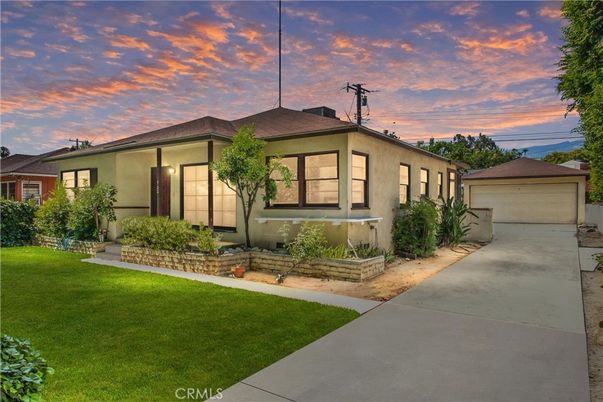 Backyard, Detached Garage, Exterior