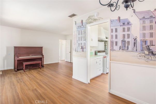 Interior, Kitchen, Piano, Wood Texture Flooring